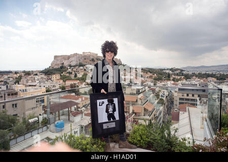 Atene, Grecia. Il 22 settembre, 2016. Laura Pergolizzi (LP) dà una conferenza stampa ad Atene in Grecia. Laura darà un concerto di venerdì 239. Credito: Aristidis Vafeiadakis/ZUMA filo/Alamy Live News Foto Stock