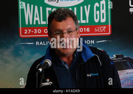 Llyn Brenig Visitor Centre, Cerrigydrudion, Galles. Il 22 settembre, 2016. Rally Galles GB Media Day. Dennis Ryan di evento sponsor DayInsure. Credito: Azione Sport Plus/Alamy Live News Foto Stock