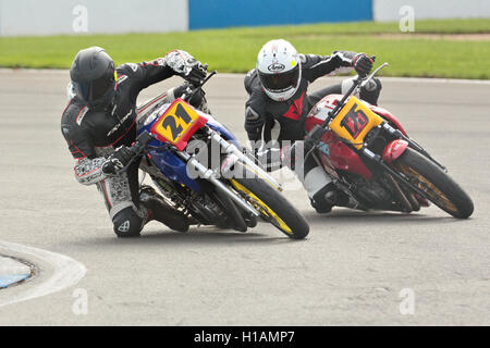 Donington Park, Regno Unito. 23 Settembre, 2016. I due piloti che partecipano in pratica il giorno prima la Thundersport weekend di gara sul circuito di Donington Park. Credito: Pietro Hatter/Alamy Live News Foto Stock