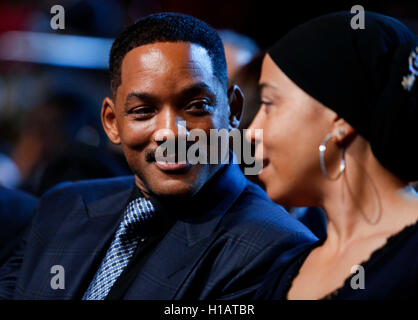 Washington, USA. 23 Sep, 2016. Attore Will Smith assiste una performance presso il Kennedy Center chiamato 'tenendo la fase; musica americana africana e storie che hanno cambiato l'America", un evento che celebra l'apertura dello Smithsonian National Museum of African American Storia e cultura, Settembre 23, 2016, Washington, DC. Il Presidente Usa Barack Obama e la First Lady Michelle Obama (invisibile) anche partecipare all'evento. Credito: Aude Guerrucci/Piscina via CNP - nessun filo SERVICE - Credit: dpa/Alamy Live News Foto Stock