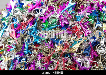 Chiave di souvenir catena di mini tour eiffel da parigi francia Foto Stock