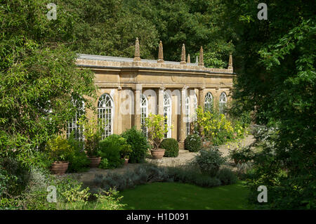 Architettura. Un Orangerie in Italianamente giardini di Mapperton. Una pittoresca residenza storica vicino Beaminster nelle zone rurali del West Dorset, Inghilterra. Foto Stock