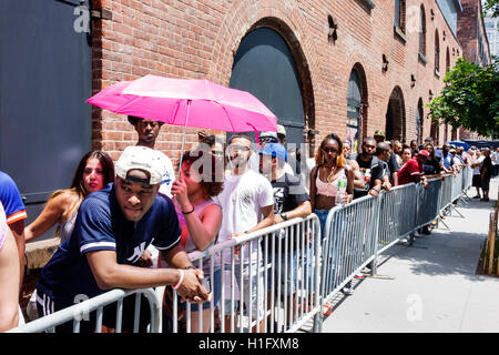 New York City, NY NYC Brooklyn, Dumbo, Brooklyn Bridge Park, St Ann's Warehouse, sede delle arti dello spettacolo, Brooklyn Hip-Hop Festival, BHF, musica, cultura urbana, l Foto Stock