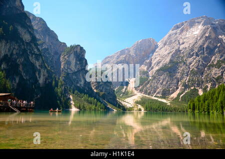 Bergsee, Lago di Braies, Naturpark, Fanes-Sennes-Braies, Dolomiten, Val Pusteria, Suedtirol Foto Stock