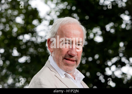 Simon Callow, l'attore inglese, musicista, scrittore e regista teatrale, a Edinburgh International Book Festival. Edimburgo, Scozia. Il 18 agosto 2016 Foto Stock