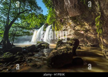 Bella Unesco Haew Suwat cascata in Khao Yai Foto Stock