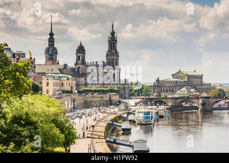 DRESDEN, Germania - 22 agosto: turisti nel centro storico di Dresda, in Germania il 22 agosto 2016. Foto Stock