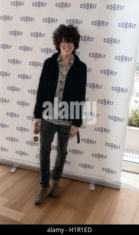 Laura Pergolizzi (LP) dà una conferenza stampa ad Atene in Grecia. Laura darà un concerto di venerdì 23/9. Foto Stock