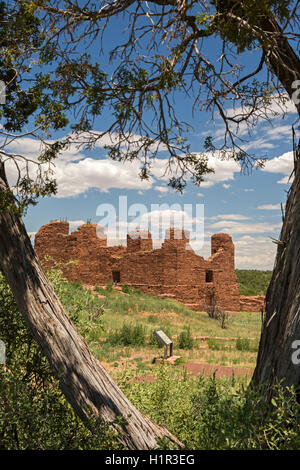 Punta de Agua, New Mexico - LA CHIESA SPAGNOLA A Quarai rovine di Salinas Pueblo Missions National Monument. Foto Stock