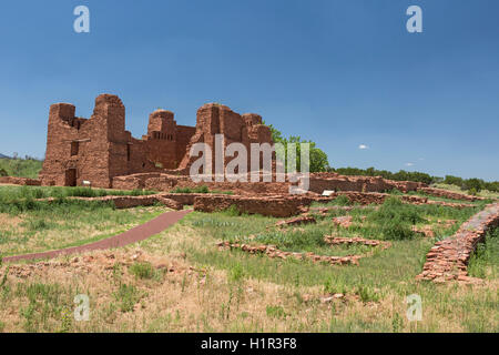 Punta de Agua, New Mexico - LA CHIESA SPAGNOLA A Quarai rovine di Salinas Pueblo Missions National Monument. Foto Stock