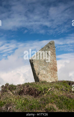 L'anello di Brodgar henge neolitica e il cerchio di pietra vicino a Stromness sulle isole di Orkney, Scozia. Foto Stock