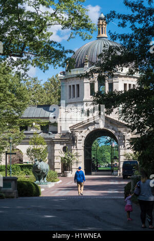 Astor Court, Zoo Center presso il Bronx Zoo Wildlife Conservation Society, Bronx Park, Bronx, New York Foto Stock