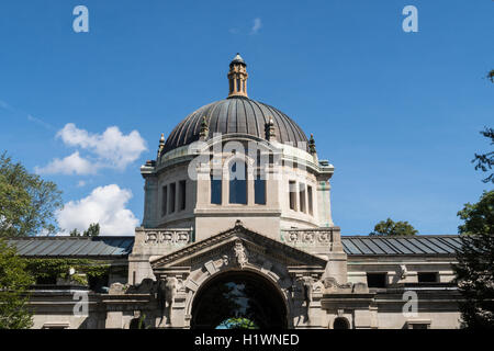 Astor Court, Zoo Center presso il Bronx Zoo Wildlife Conservation Society, Bronx Park, Bronx, New York Foto Stock