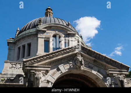 Astor Court, Zoo Center presso il Bronx Zoo Wildlife Conservation Society, Bronx Park, Bronx, New York Foto Stock