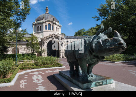 Astor Court, Zoo Center presso il Bronx Zoo Wildlife Conservation Society, Bronx Park, Bronx, New York Foto Stock