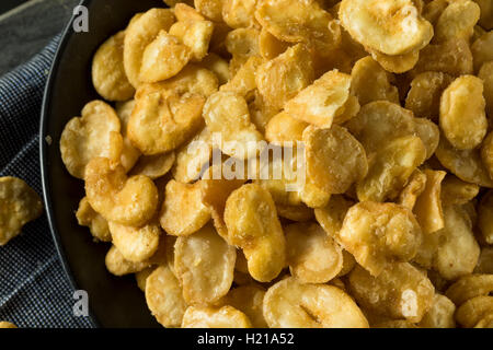 Salato e secco arrosto Fava pronto a mangiare Foto Stock