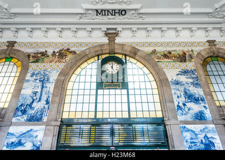 Stazione ferroviaria di São Bento, Concourse, il Porto e il quartiere di Porto, Portogallo Foto Stock
