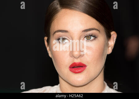 Zurigo, Svizzera. 24Sep, 2016. Shailene Woodley assiste il tappeto verde alla XII Zurigo Film Festival a Corso Kino cinema di Zurigo, Svizzera. Credito: Nicola Mastronardi/Alamy Live News Foto Stock