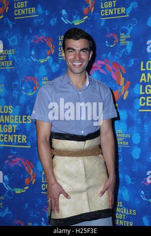 WEST HOLLYWOOD, CA - 24 settembre: Amini Fonua assiste il Los Angeles Centro LGBT del XLVII anniversario gala Premi Vanguard al Pacific Design Center il 24 settembre 2016 in West Hollywood, California. (Credit: Parisa Afsahi/MediaPunch). Foto Stock