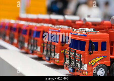 Toy carrelli in una riga a 2016 InnoTech Expo di Hong Kong Foto Stock