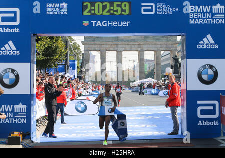 Berlino, Germania. 25 Settembre, 2016. La 43a edizione della Maratona di Berlino ha avuto luogo la domenica mattina (25) di Berlino, Germania. Credito: Foto Arena LTDA/Alamy Live News Foto Stock