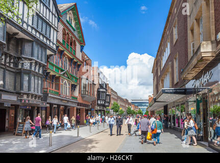 High Street, negozi ed edifici storici Exeter City Centre Exeter Devon England Regno Unito GB EU Europe Foto Stock