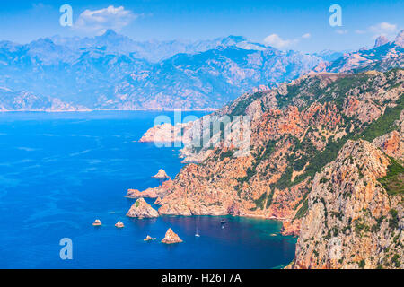 Corsica del sud. Il paesaggio costiero. Il golfo di Porto, vista dal Capo Rosso Foto Stock