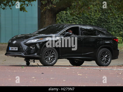 Una vettura durante le riprese del film Transformers: l'Ultimo Cavaliere, sul Mall a Londra. Foto Stock