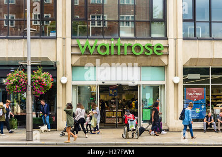 Waitrose su Earls Court Road a Londra. Foto Stock