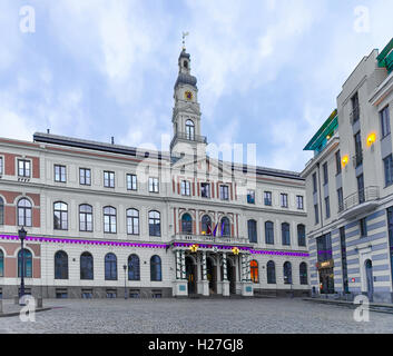 Città di Riga consiglio sulla piazza del Municipio in Riga, Lettonia. A Natale. Il governo della città di Riga si siede ci Foto Stock