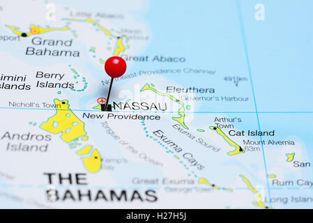 Nassau imperniata su una mappa di Bahamas Foto Stock