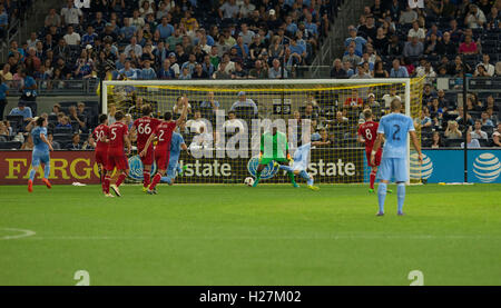 New York, Stati Uniti. 23 Sep, 2016. David Villa (7) dei punteggi NYCFC obiettivo durante MLS partita contro Chicago Fire NYCFC ha vinto 4 - 1 © Lev Radin/Pacific Press/Alamy Live News Foto Stock