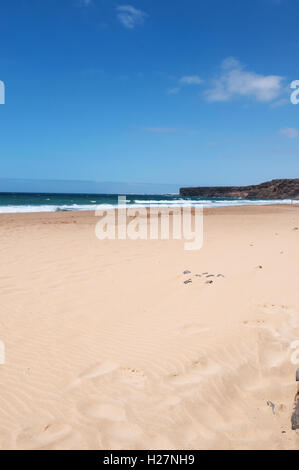 Fuerteventura Isole Canarie, Nord Africa, Spagna: vista della spiaggia di Playa de La Escalera, uno dei più famosi della costa nordoccidentale Foto Stock