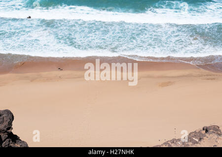 Fuerteventura Isole Canarie, Nord Africa, Spagna: vista della spiaggia di Playa de La Escalera, uno dei più famosi della costa nordoccidentale Foto Stock