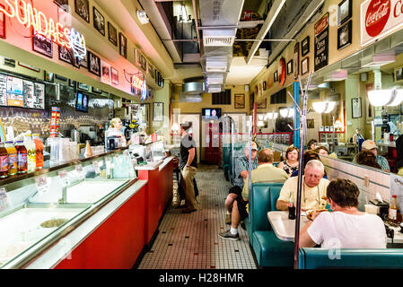 Il Chaps Gelato, storica pedonale Downtown Mall, East Main Street, Charlottesville, Virginia Foto Stock