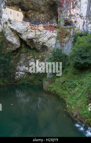 Santa Cueva de Covadonga, Asturias, Spagna Foto Stock