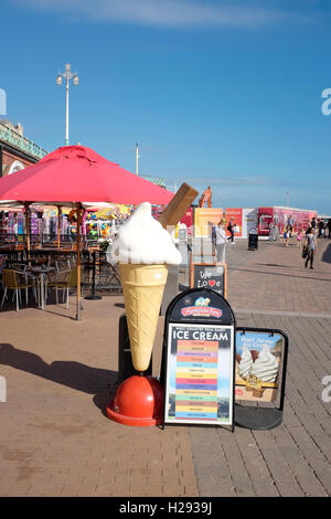 Gelateria sulla Spiaggia di Brighton Foto Stock