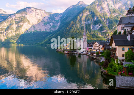 Austria Hallstatt, Classic vista del villaggio di Hallstat Foto Stock