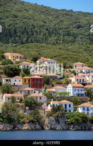 Colorato hillside house Kioni Itaca Island Isole Ionie Grecia Foto Stock