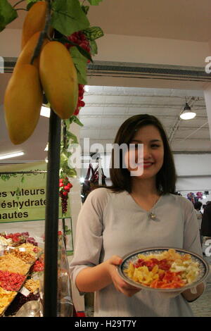 23, 24, 25 settembre 2016 a Napoli , il"Festival dell'Oriente" Festival per presentare i prodotti alimentari tipici stand, le cerimonie tradizionali, spettacoli, mostre fotografiche, bazar, stand commerciali, le medicine naturali, concerti, danze e arti marziali distribuiti tra le molte aree espositive e tematiche dedicate a vari paesi. Foto Stock