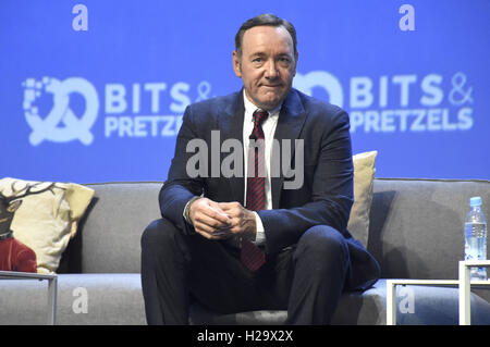 Monaco di Baviera, Germania. Xxv Sep, 2016. Kevin Spacey assiste fondatori festival 'Bit e salatini' 2016 all'ICM International Congress Center il 25 settembre 2016 a Monaco di Baviera, Germania. | Verwendung weltweit/picture alliance Credit: dpa/Alamy Live News Foto Stock