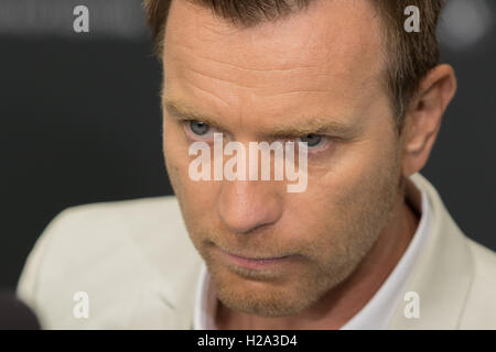 Zurigo, Svizzera. Il 26 settembre 2016. Ewan McGregor assiste il tappeto verde per il film American pastorale al XII Zurigo Film Festival a Corso Kino a Zurigo, Svizzera. Nicola Mastronardi/Alamy Live News. Foto Stock