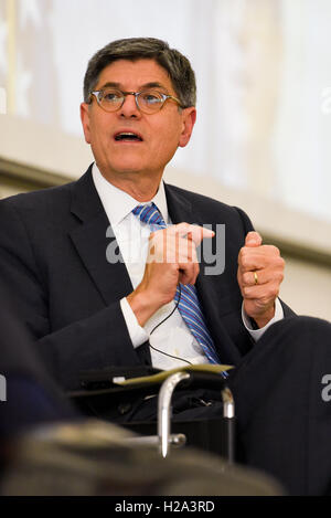 Buenos Aires, Argentina. 26 Sep, 2016. Stati Uniti Segretario del Tesoro Jack Lew durante una conferenza a Torcuato di Tella Università di Buenos Aires, Argentina. Credito: Anton Velikzhanin/Alamy Live News Foto Stock