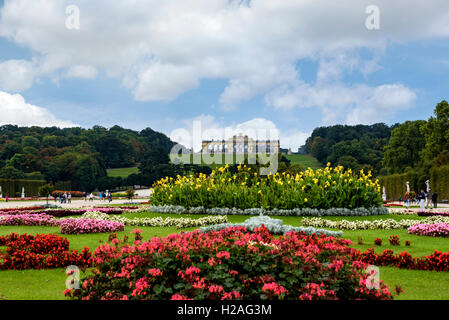 Gloriette nel Palazzo di Schonbrunn giardini. Foto Stock