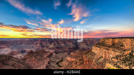 Tramonto sul Grand Canyon, il Parco Nazionale del Grand Canyon, South Rim, Arizona, Stati Uniti d'America Foto Stock