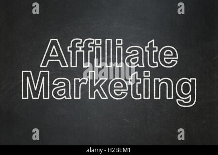 Concetto di finanza: Affiliate Marketing su sfondo lavagna Foto Stock