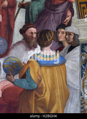 Raphael (1483-1520), particolare della scuola di Atene affresco raffigurante autoritratto dell'artista (secondo da destra) Foto Stock