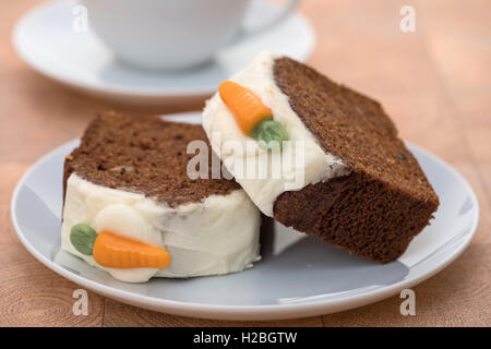 Fette di carota fresca torta - profondità di campo Foto Stock