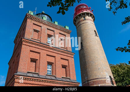 Vecchi e nuovi fari a Kap (capo) Arkona sull'isola di Rügen, Meclemburgo-Pomerania, Germania. Foto Stock