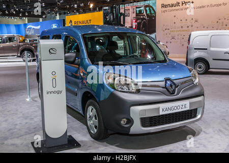 Renault Kangoo Z.E. furgone elettrico presso la IAA 2016 Foto Stock